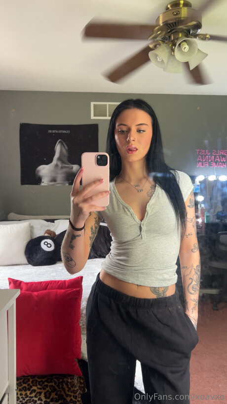 Xoavxo star erotic photos