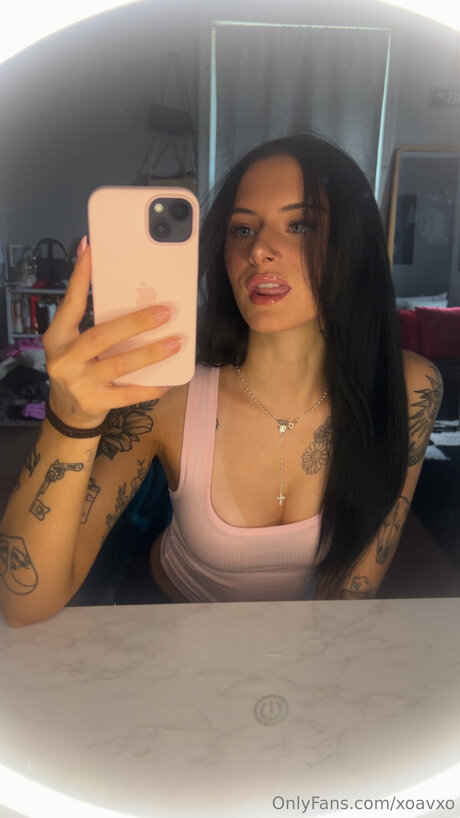 Xoavxo hot model img