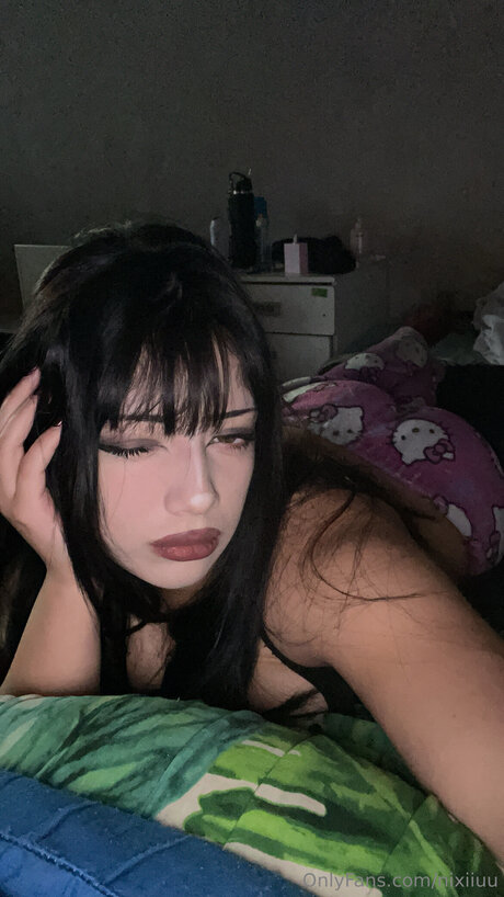 Nixiiuu model hot pic