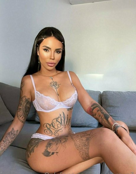 muscle girls onlyfans pornographic images