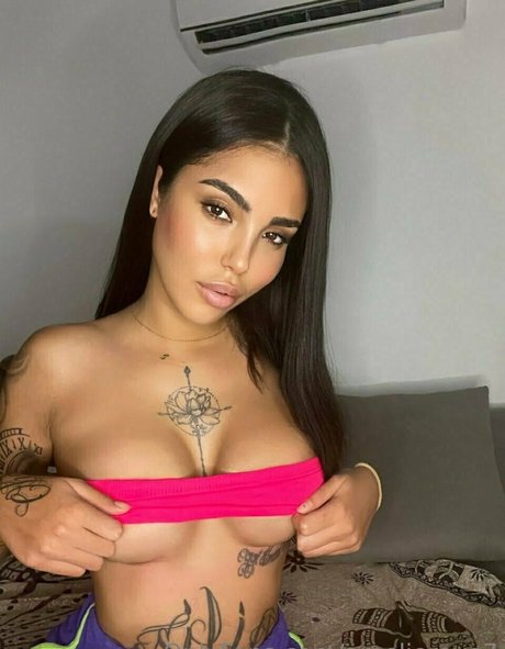 ameliereve7 model xxx gallery