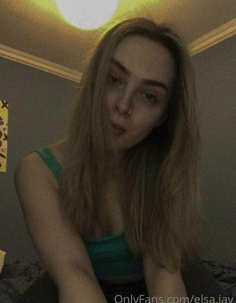 Elsa Jay sexy model galleries