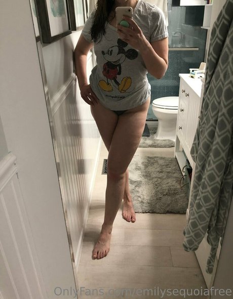 emilysequoiafree adult model pic