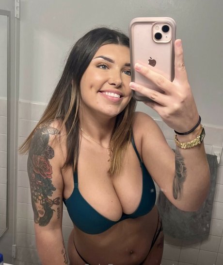 Miya Ulatowski pornstar nudes picture