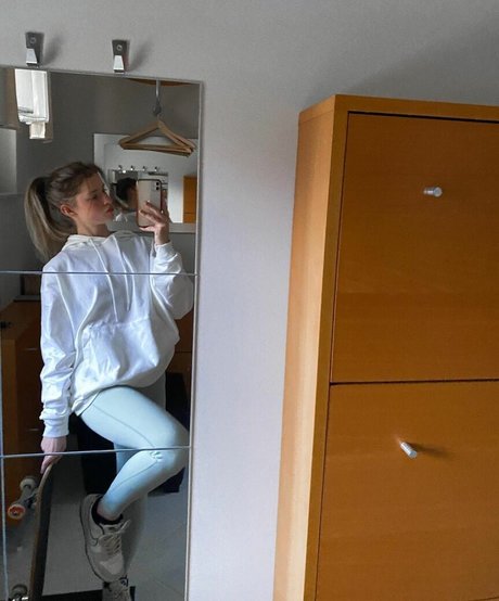 Mira Szalma hd pornstar gallery