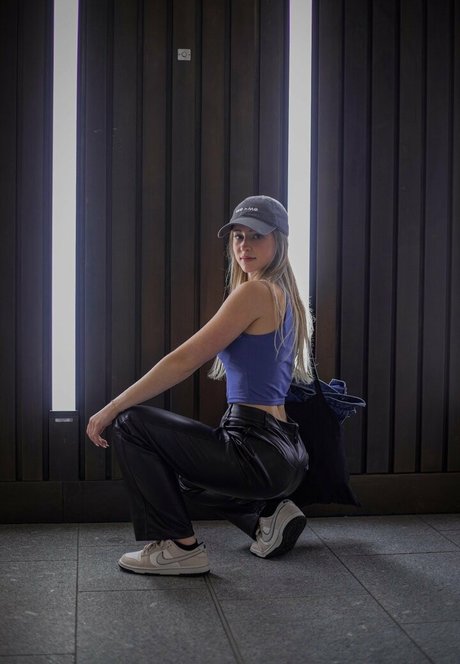 Mira Szalma star hd pic