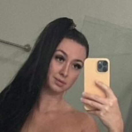 uronlinefantasy star naked picture