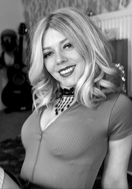 Aurora Indica model hd photo