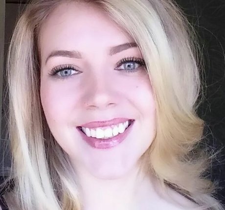 Aurora Indica pornstar exclusive images