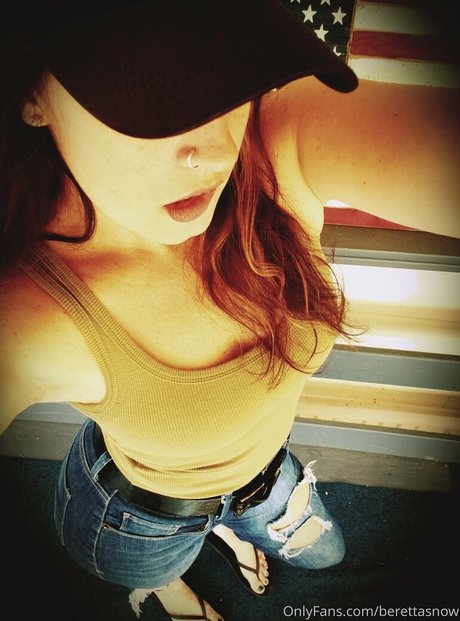 berettasnow model sex photo