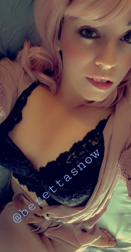 berettasnow naked model pic