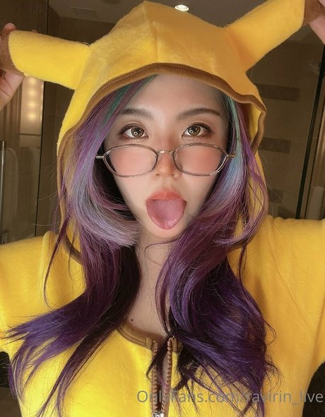 ravirin live model nude pictures