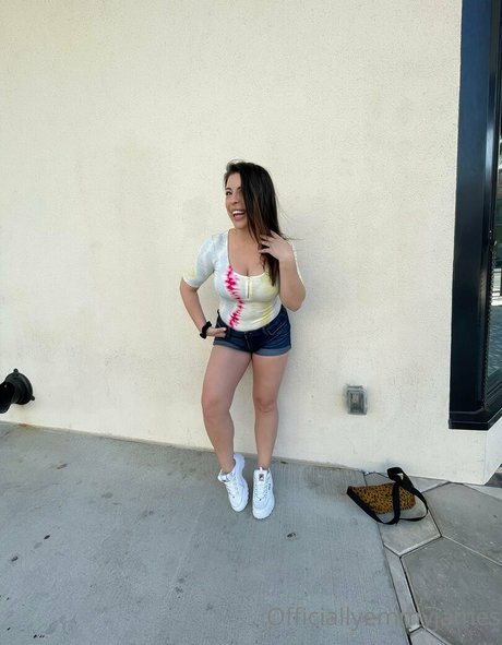 officiallyemmyjames pornstar erotic photo