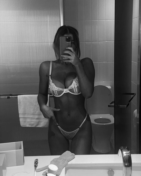 Kayla Butler star exclusive photos