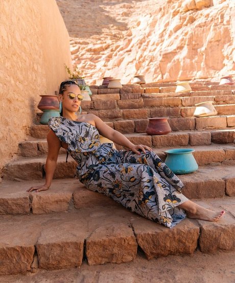 Alicia Keys nude star photo