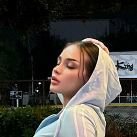 realtaylerhills exclusive star pics