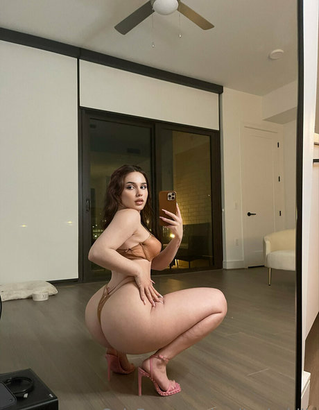 realtaylerhills model sex img