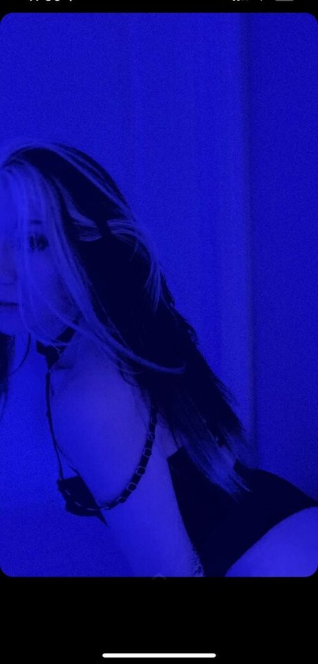 Snerixx model pretty photos