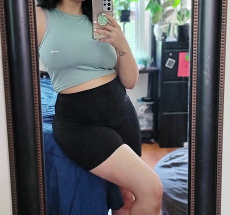 momgenes22 high quality model picture