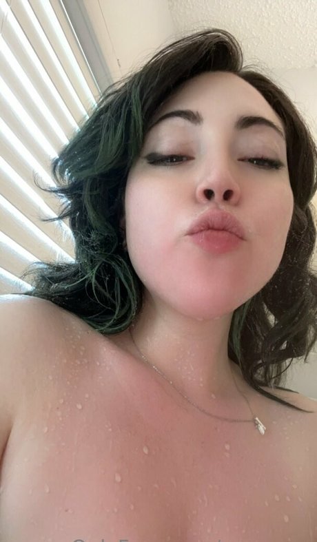 rueeruee best model pic