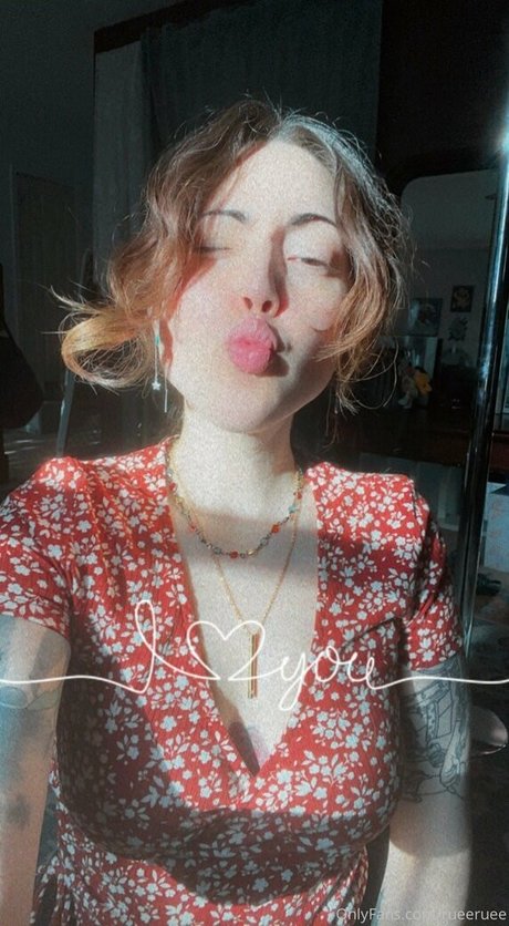 rueeruee art actress pics