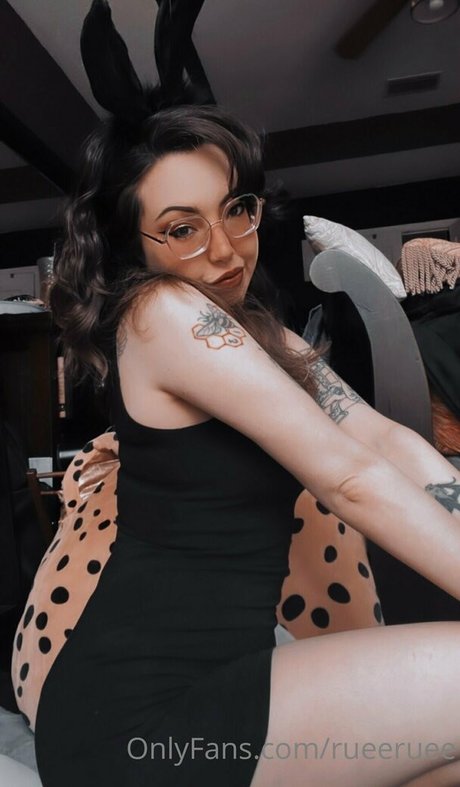 rueeruee nice model archive