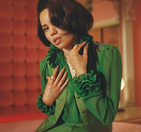 Jurnee Smollett naked model picture