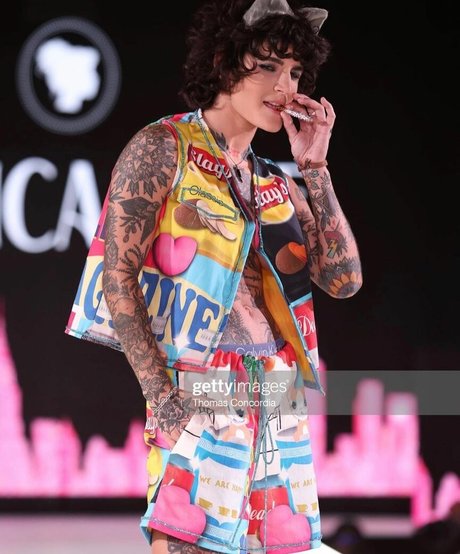 teen lesbian onlyfans best photo