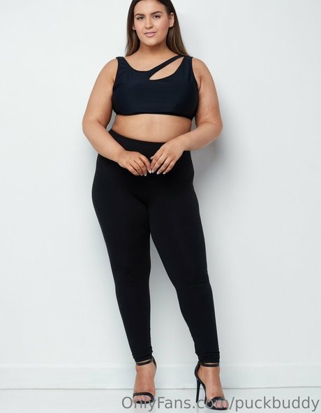 puckbuddy hd model pic