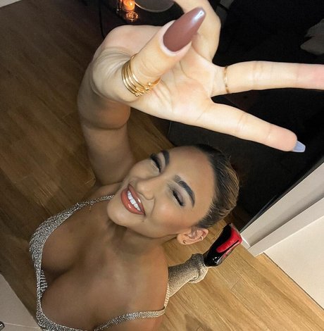 simmykk sex star photos