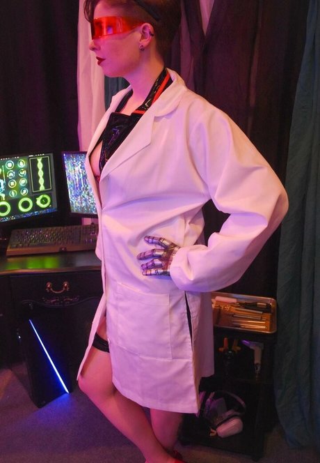 Tayliss Forge model exclusive picture