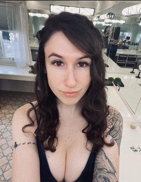 Bloody star pornographic picture