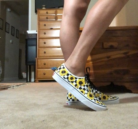 tallnerdywoman pretty actress gallery