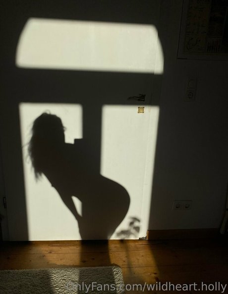 wildheart holly nude model image