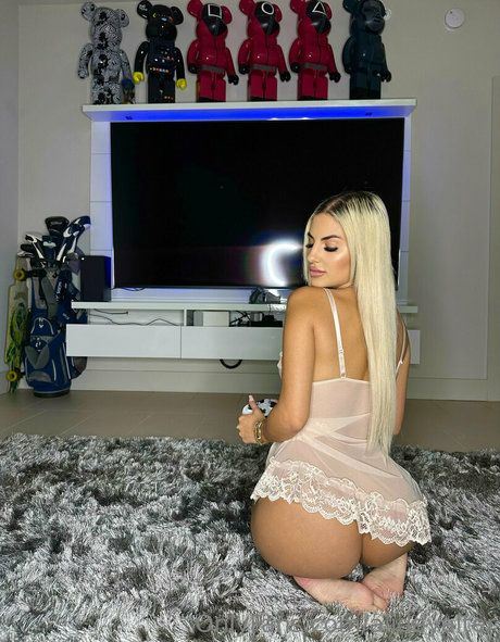 alidayalter sexy star pictures