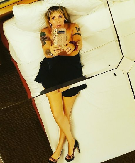 realbelladoll pornstar naked image