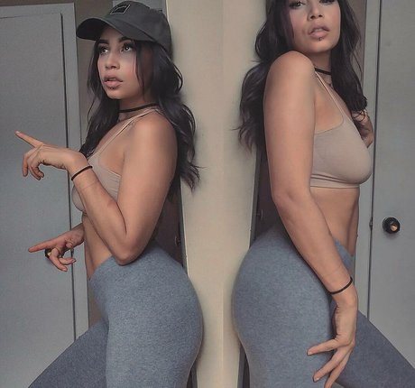 Yayacharms star sexy galleries