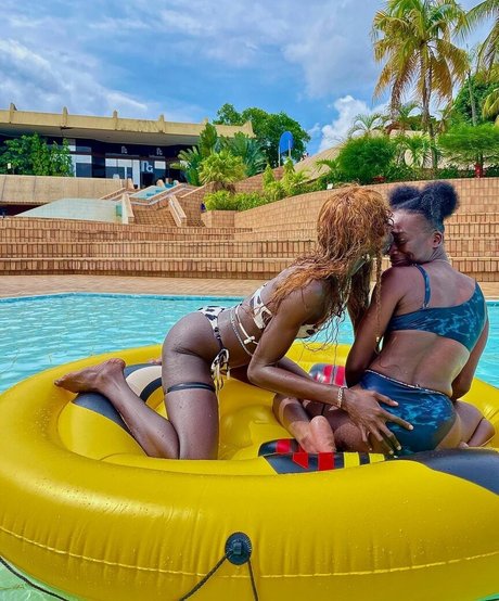 Awa Sanoko star sexy photo