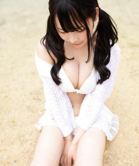 Kazame Kotori star sexy photos