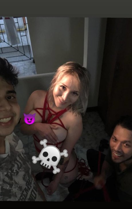 squirt teen onlyfans beautiful photos