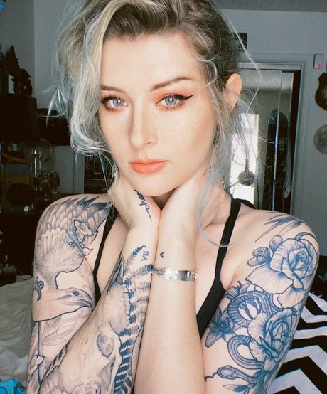 Mothica porn model archive