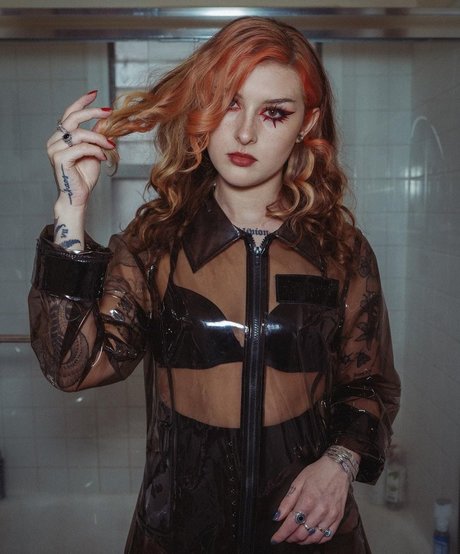 Mothica exclusive actress pic