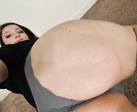 better than netflix pretty actress pictures