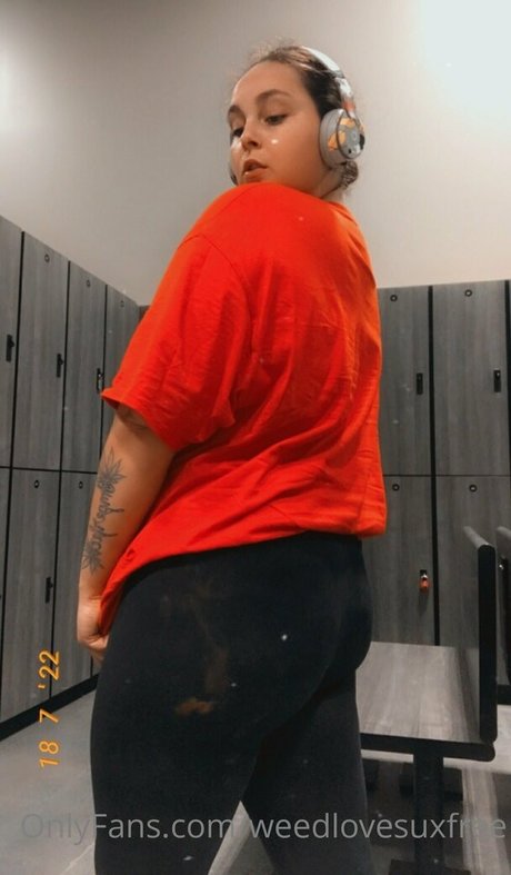 weedlovesuxfree model xxx image