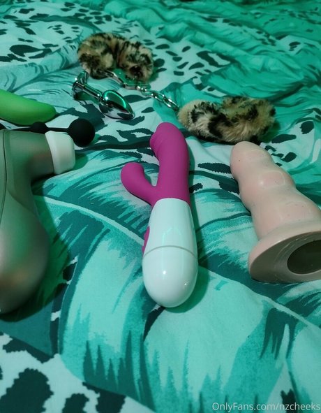 nzcheeks top star pics