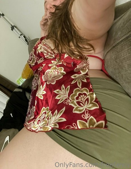 Creamonitfancy model perfect pic