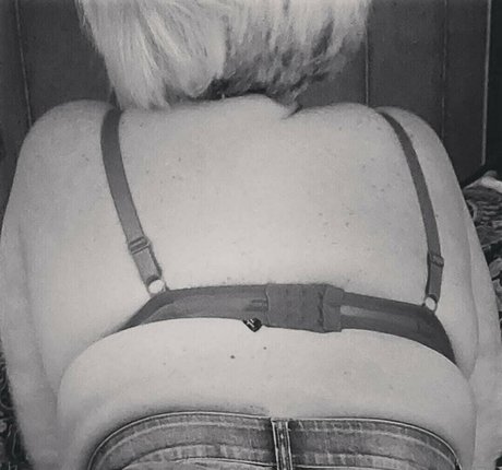 queenkarma4871 sexy actress photo