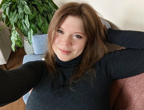 Naomioop model hot pictures