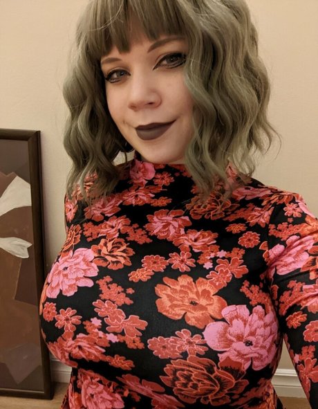 Naomioop xxx model photo