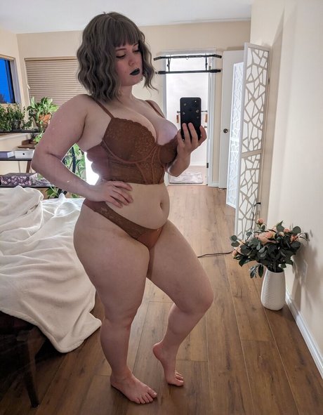 Naomioop star naked archive